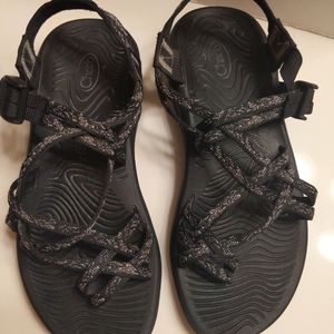 Women's Chavo Strappy Black/Grey Sandals, Size 10